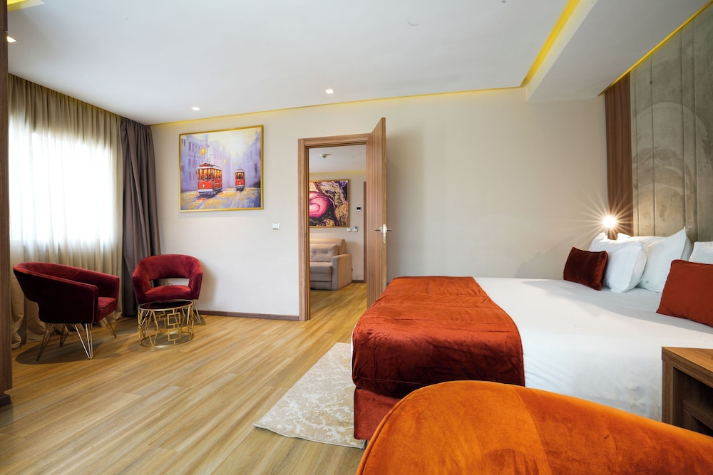 First Suites Hotel 14/35