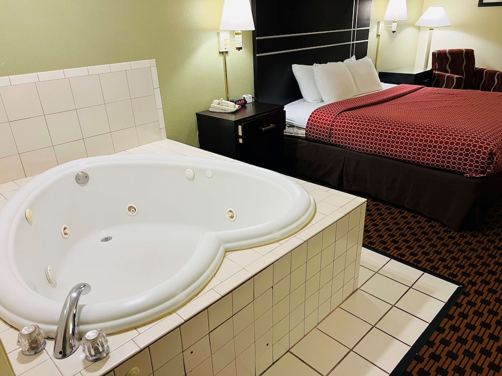 Super 8 by Wyndham Chattanooga East/Hamilton Place 47/47
