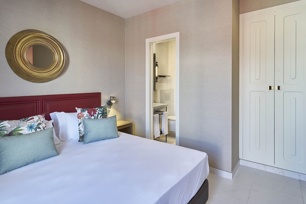 DUPLEX, SUITE, TERRACE
