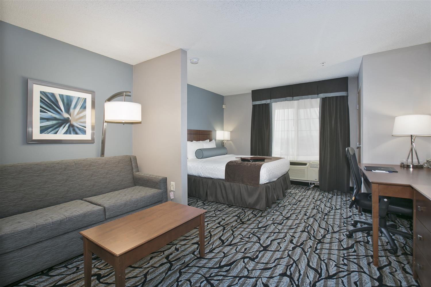 Suite, King Bed, Sofa, Accessible, Best Western Plus Blaine At The National Sports Center 2/2