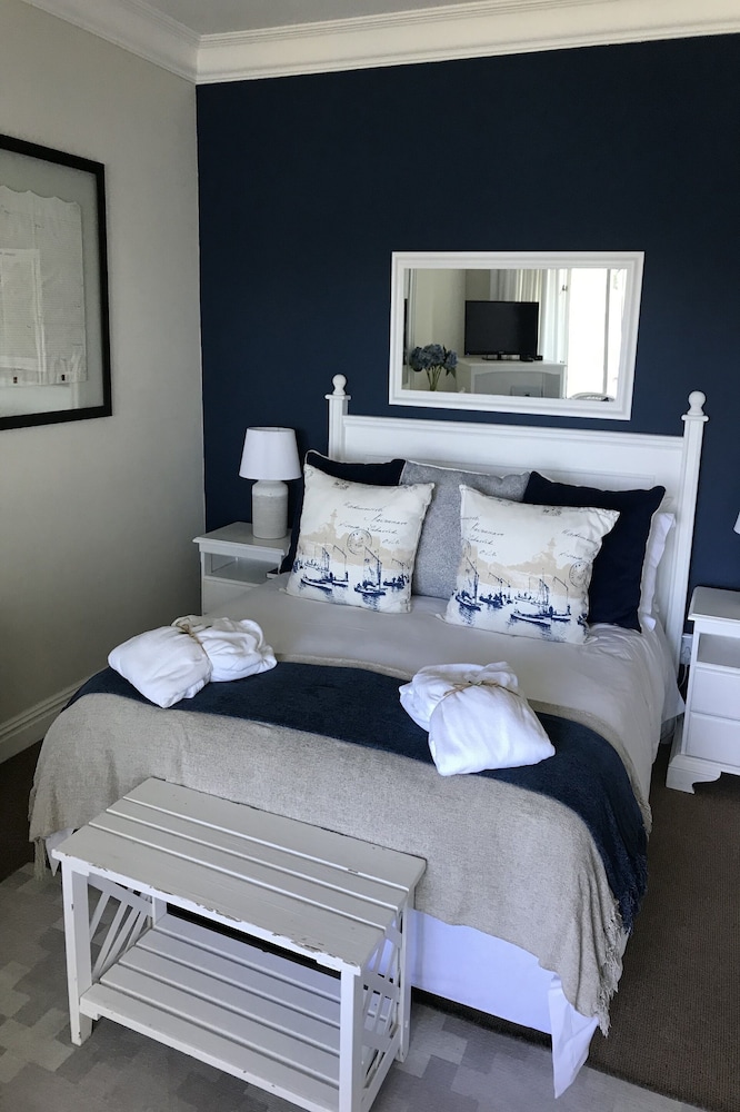 Roseroc Boutique Guest House 12/82