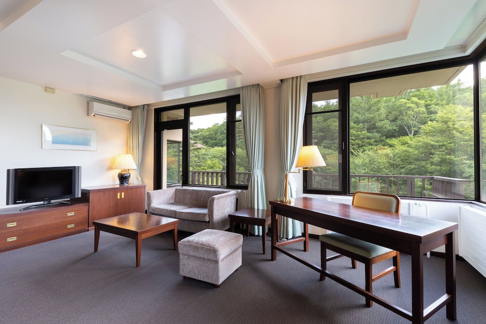 Yatsugatake Kogen Lodge 36/55