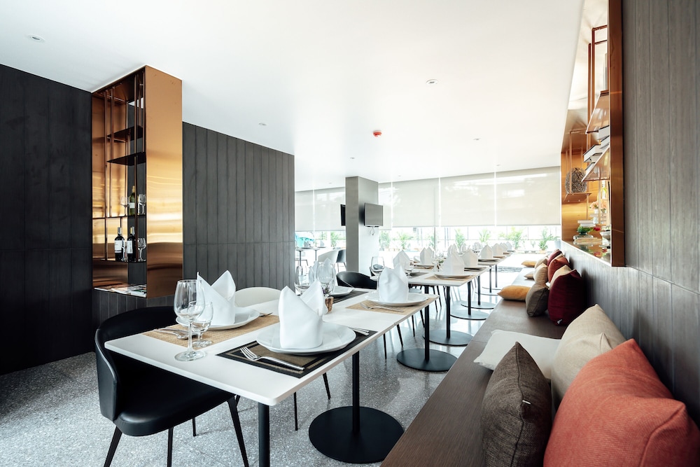 Montana Hotel and Residence 24/46