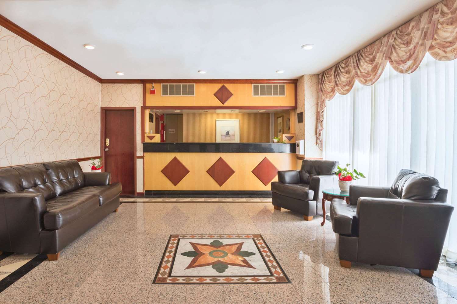 Ramada By Wyndham Pikesville Baltimore North 25/42