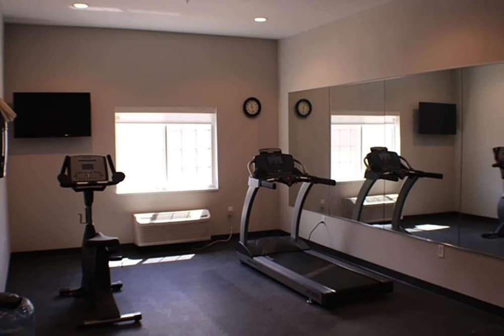 Microtel Inn & Suites by Wyndham Liberty/NE Kansas City Area 12/30