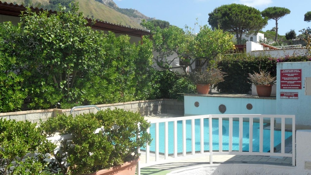 Hotel Villa Mena 6/50