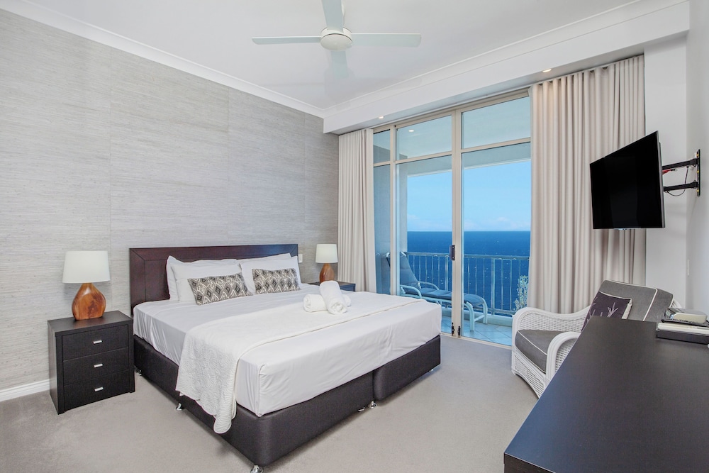 2 BEDROOMS, EXECUTIVE, OCEAN FRONT