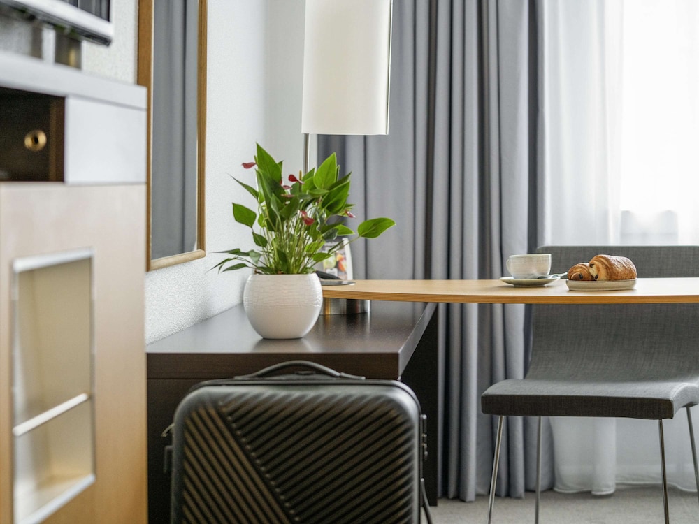 Novotel Glasgow Centre 46/65