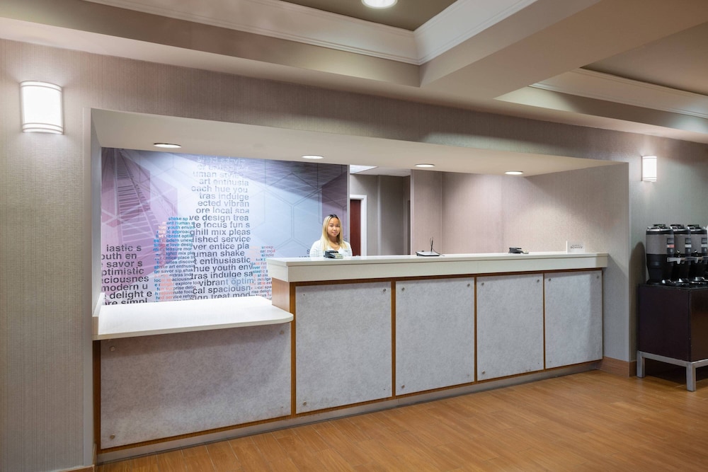 Springhill Suites 8/48