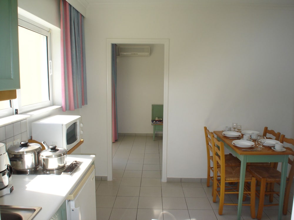 Andromeda Hotel Apartments 50/64