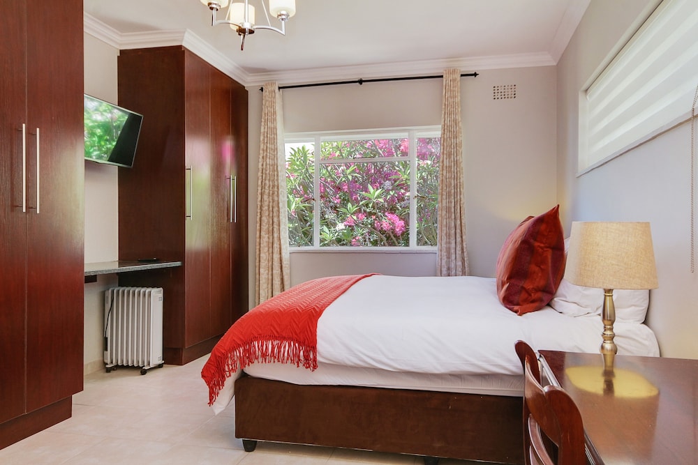 Bluegum Hill Guesthouse Apartments 7/35