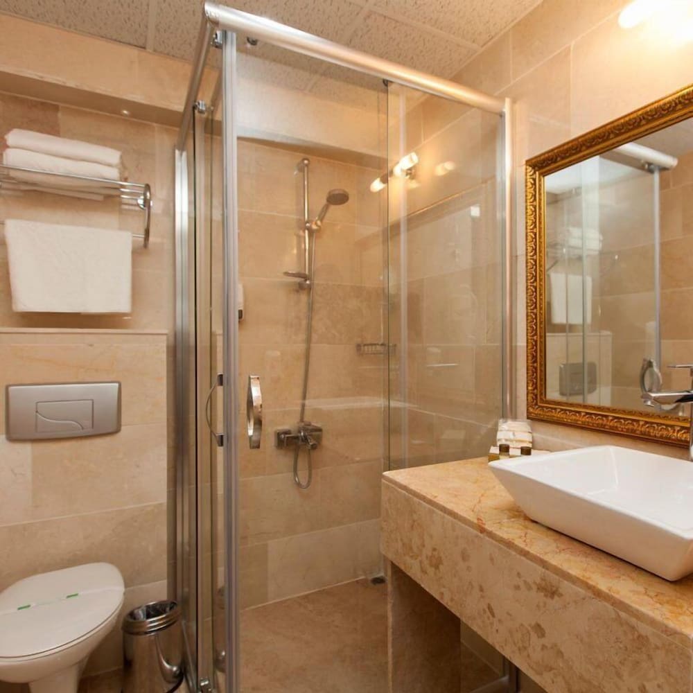 Alrazi Hotel 53/56