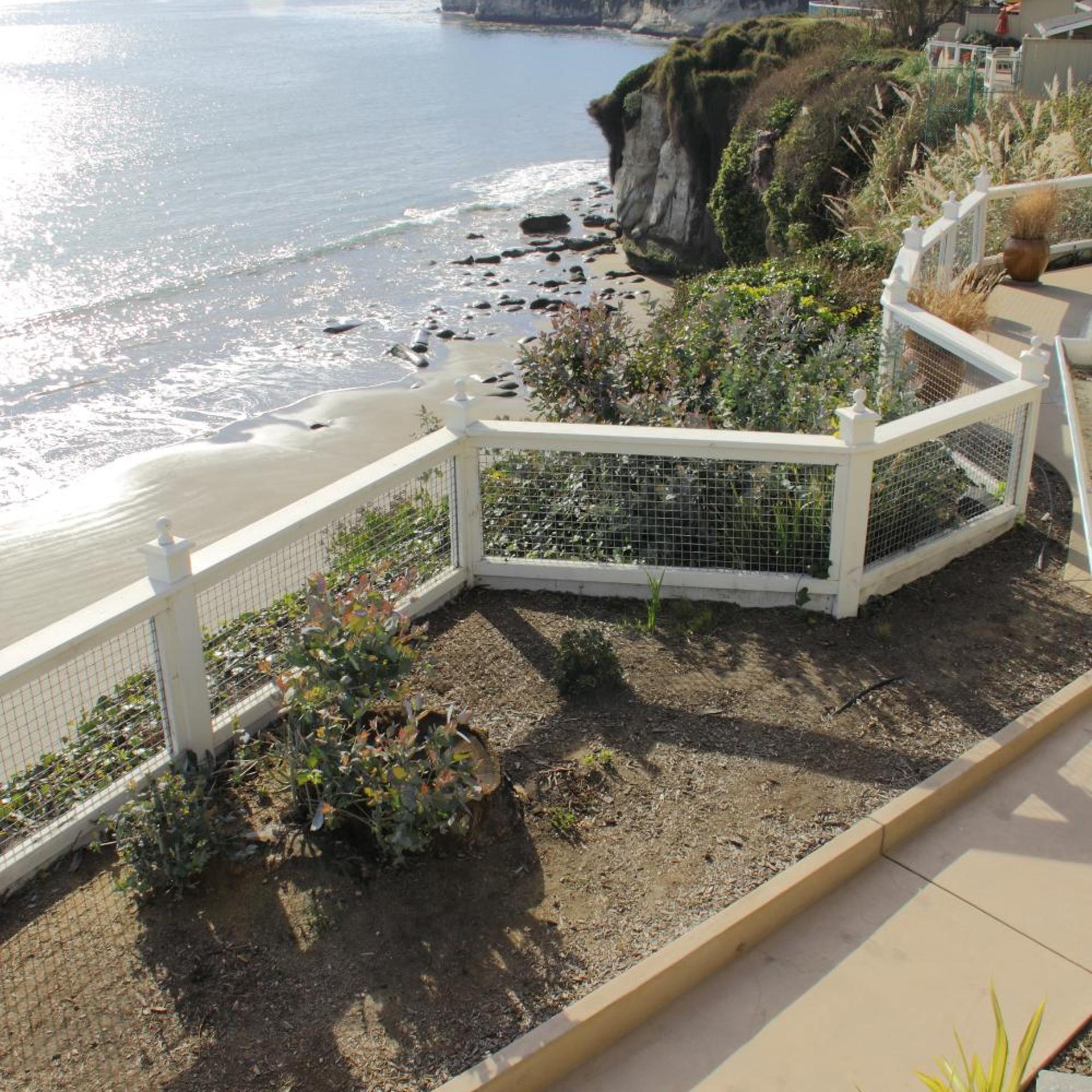 Sea & Sand Inn 40/41