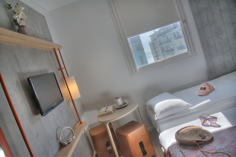 IBIS BUDGET NICE CALIFORNIE LENVAL 45/78