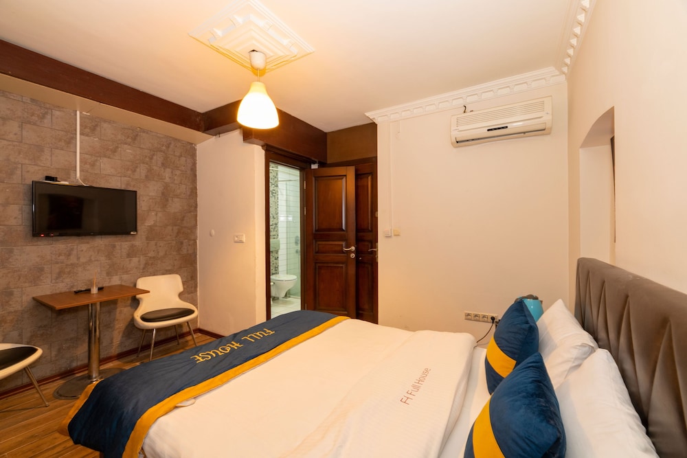 Opera House Hotel 34/64