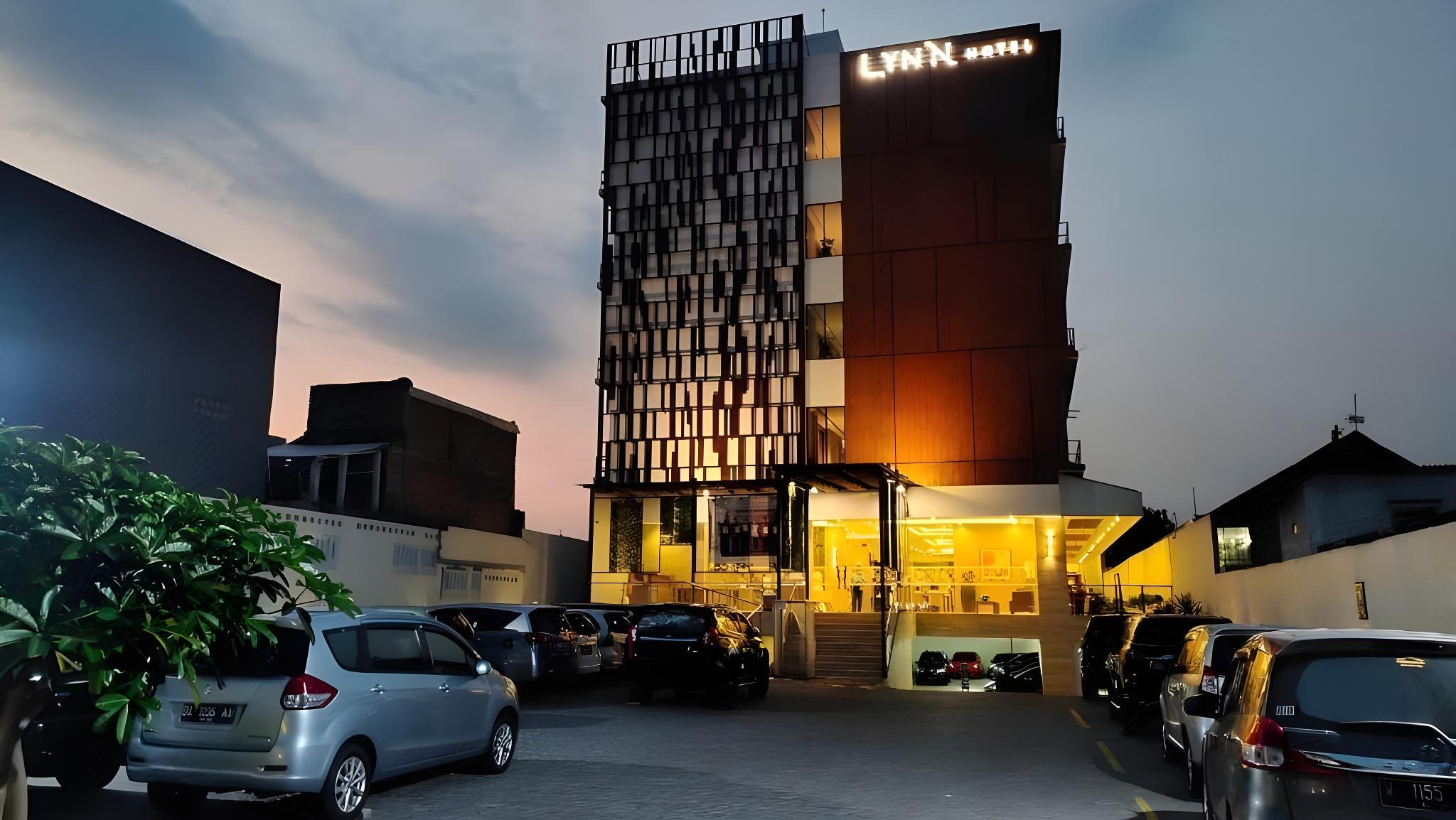 Lynn Hotel Mojokerto 26/28