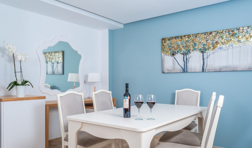 White Rock Of Kos - Adults Only 52/62