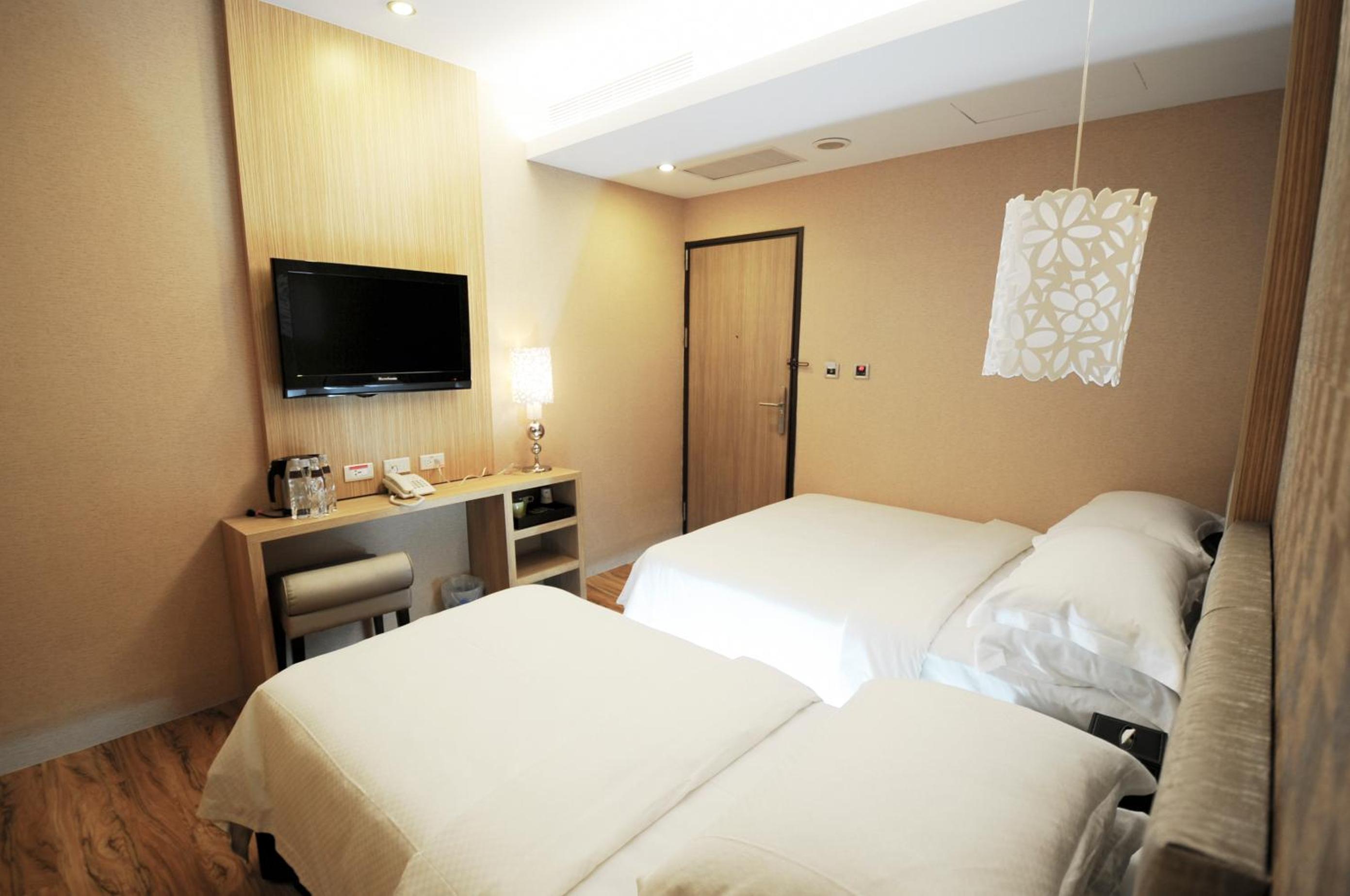 Room, Triple, 1 Double and 1 Single Bed