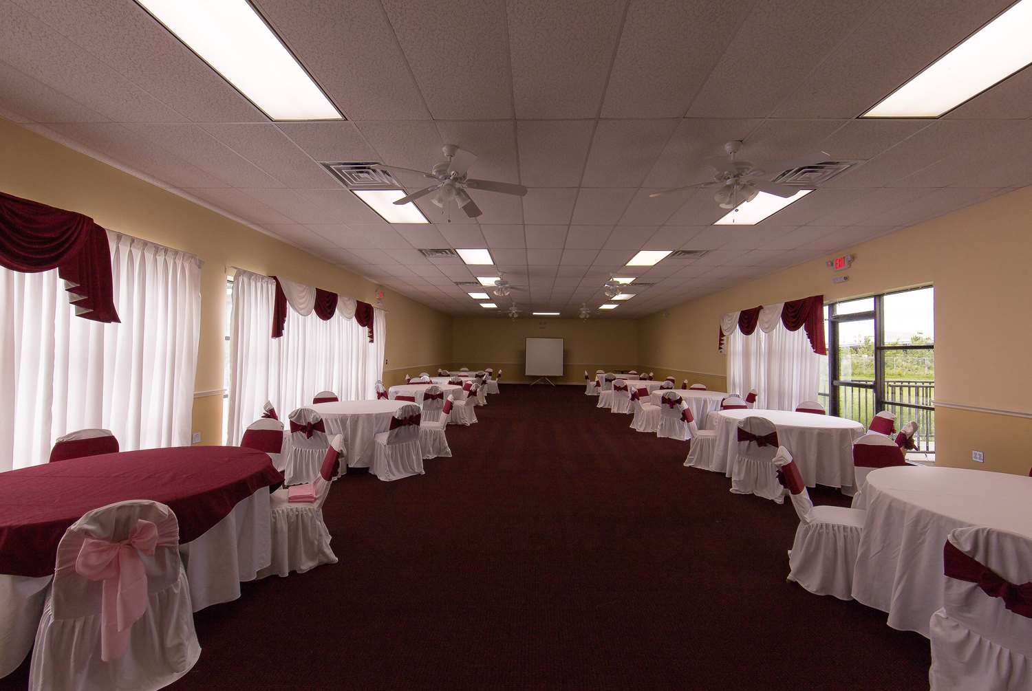 Ramada By Wyndham Houston Intercontinental Airport East 26/33