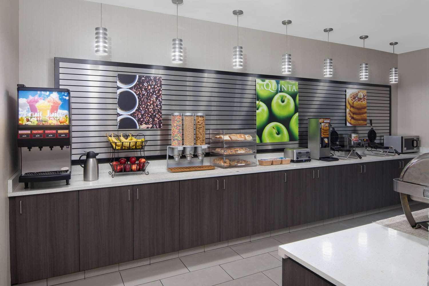 La Quinta Inn & Suites by Wyndham Chattanooga - East Ridge 6/24
