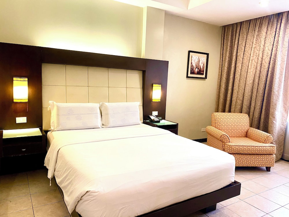 Circle Inn Hotel and Suites 22/63
