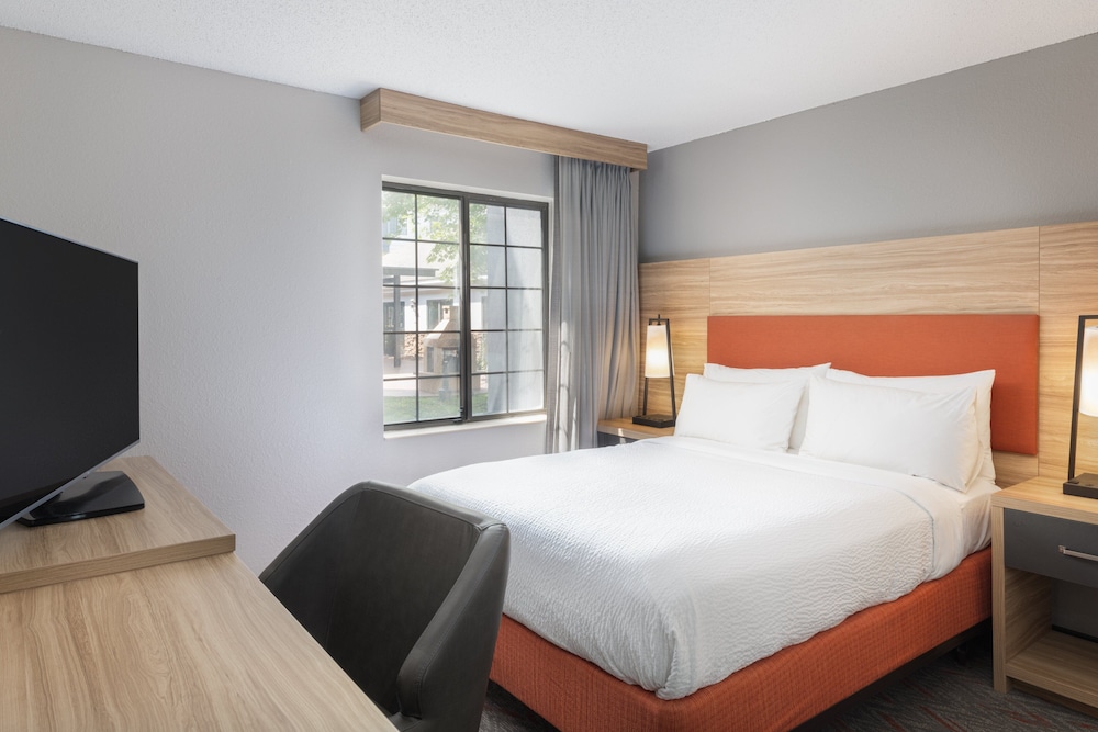 Candlewood Suites Eagan Arpt South - Mall Area, an IHG Hotel 15/68