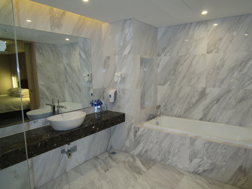 HOLIDAY INN EXPRESS CHIFENG HONGSHAN 21/50