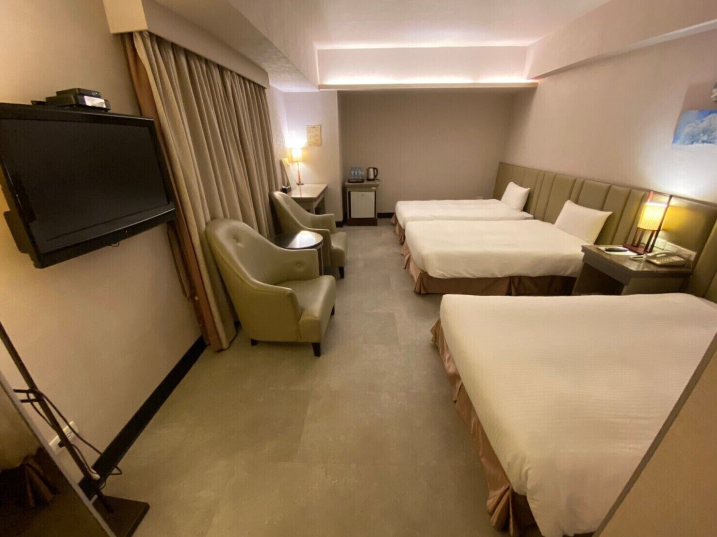 DELUXE, TRIPLE, 3 BEDS