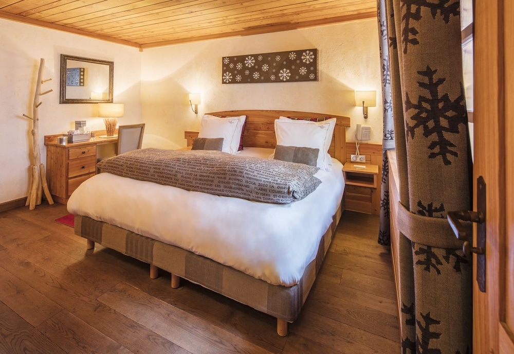 Room, Double Bed, Diamond Head