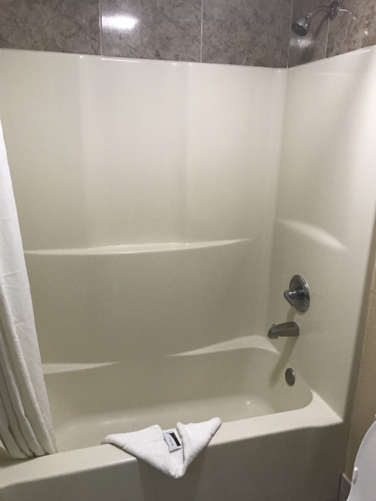 Memphis Inn 44/46