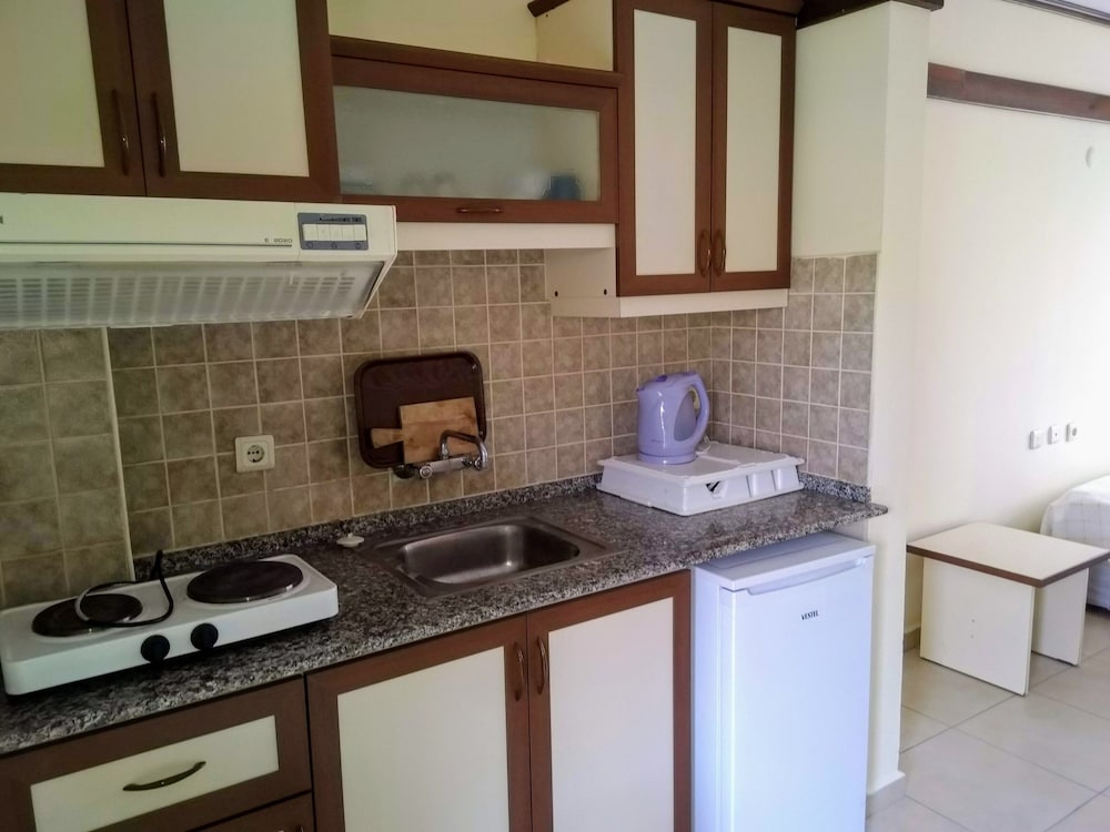 OYA APARTMENTS 50/50