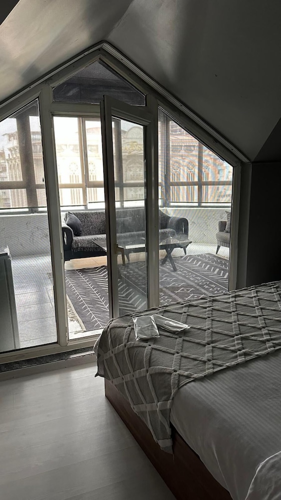 Heraldic Room Hotel 26/50