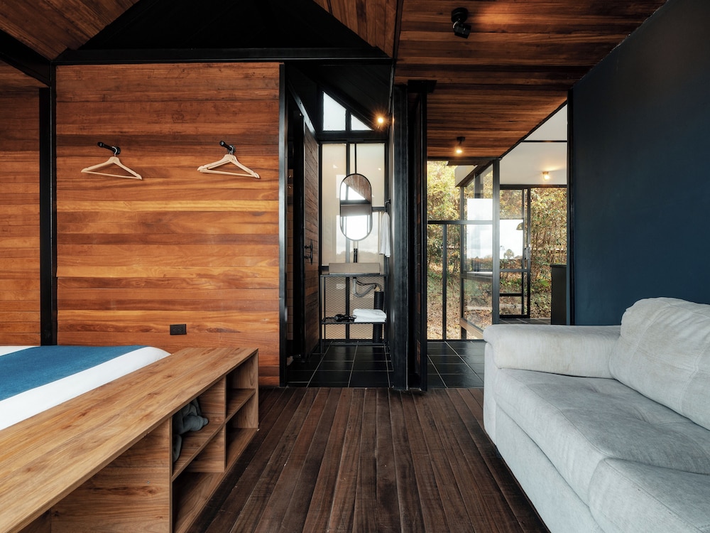 The Boato Hotel 8/46