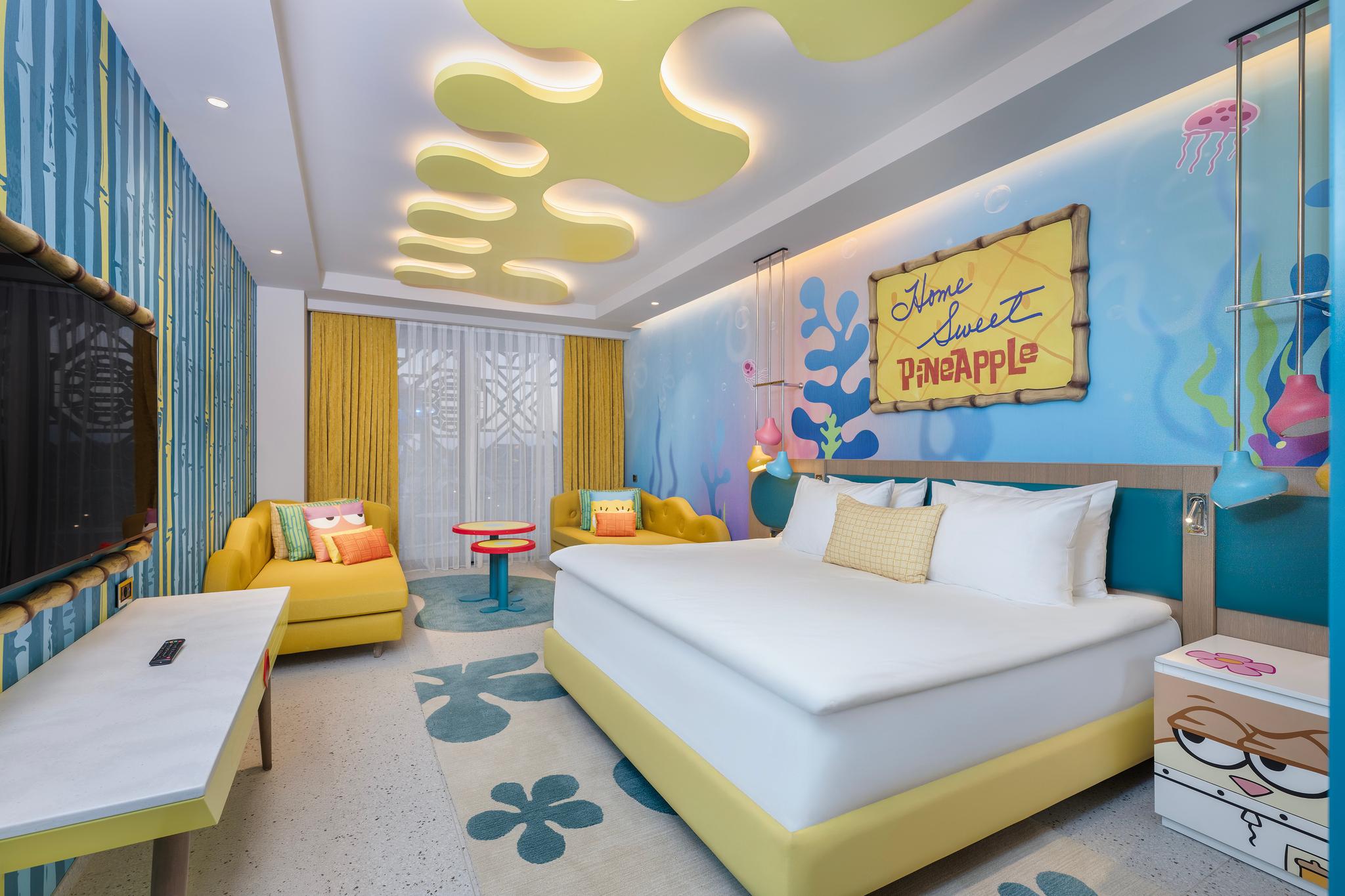 Theme, Deluxe, Queen Bed