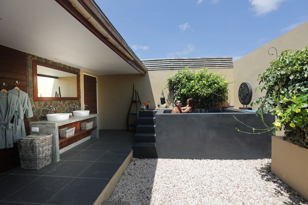 Bamboo Bonaire Boutique Resort 4/50