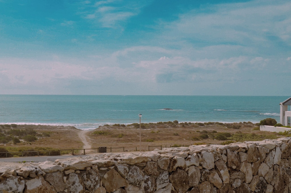 Abalone House &amp; Spa 71/75