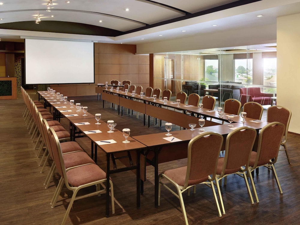 NOVOTEL BANDUNG 63/73
