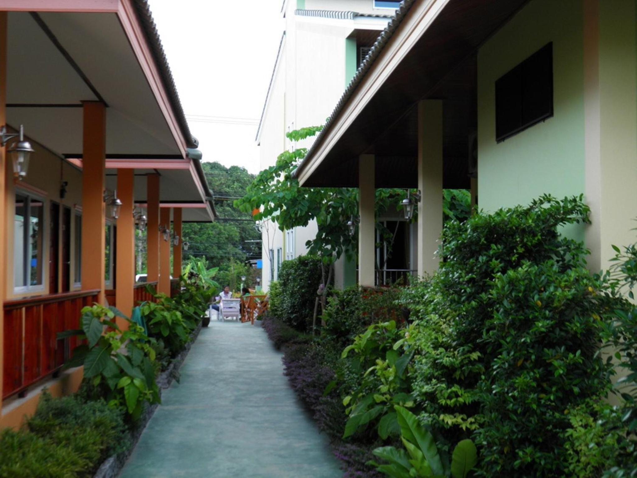 Ruen Narisara Resort 70/75
