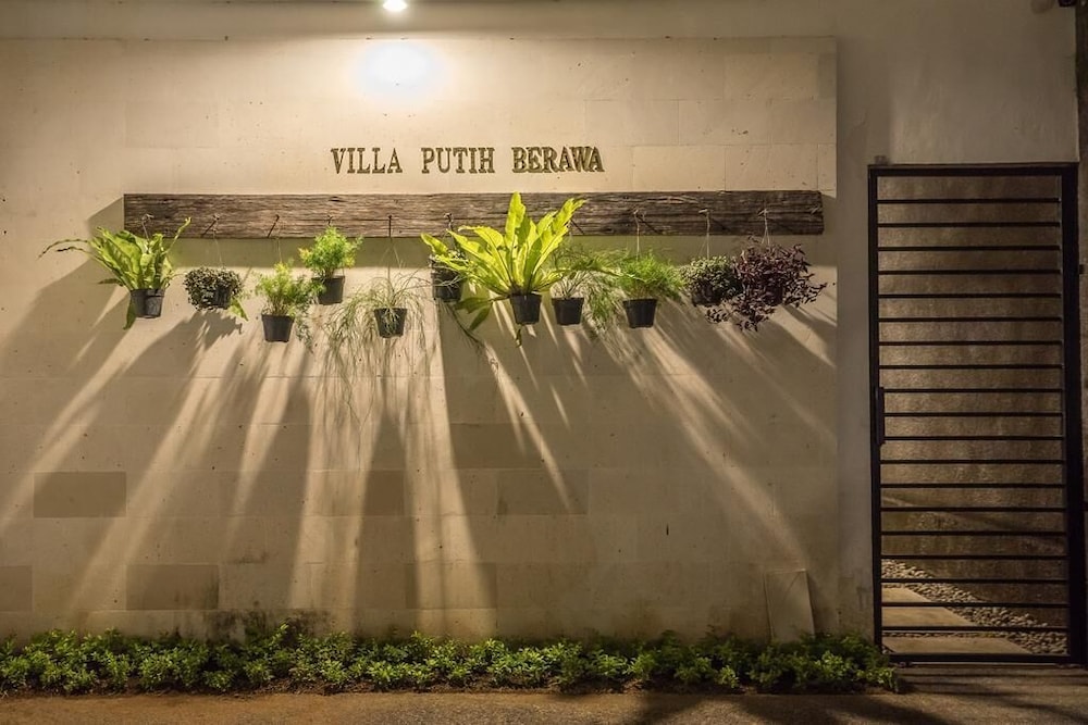Villa Putih Berawa 26/50