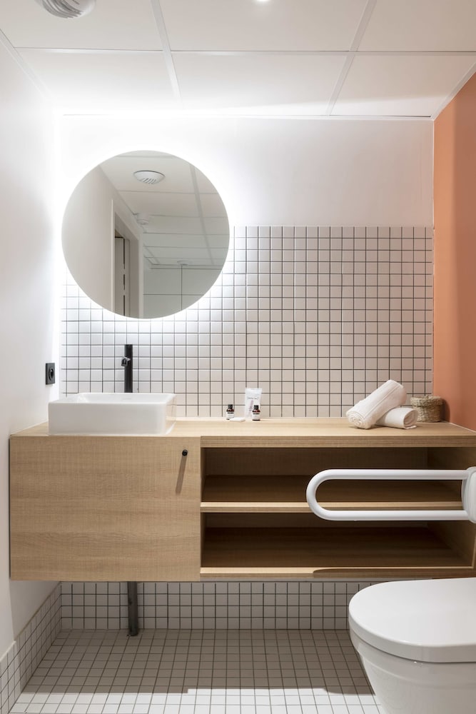 Central Hostel 48/50