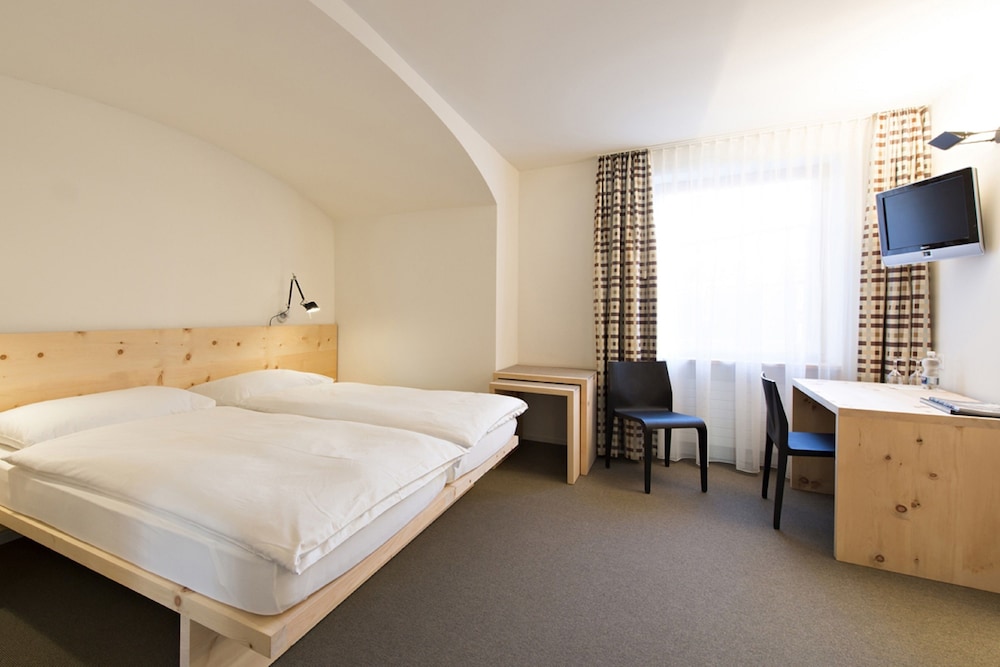 Hauser Hotel St. Moritz 11/41