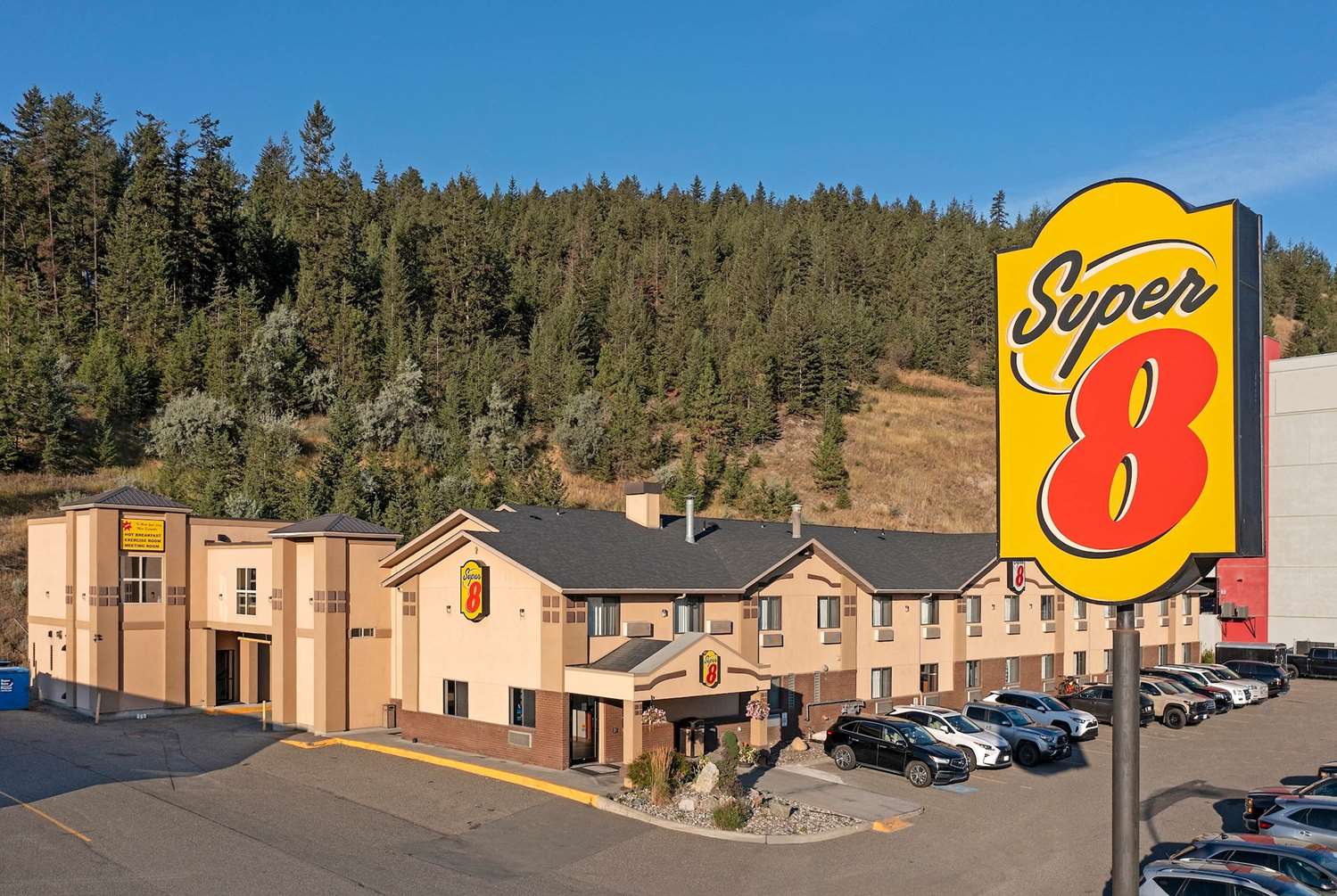 Super 8 by Wyndham Kamloops On The Hill 14/19