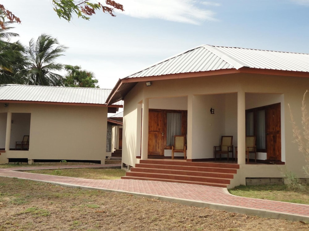 Naaval Hotel 10/45
