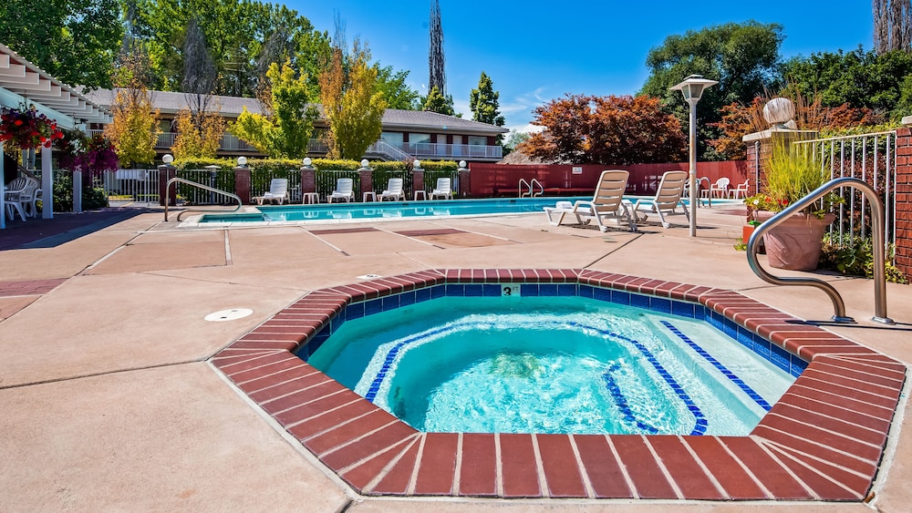 Baugh Motel, SureStay Collection By Best Western 5/32