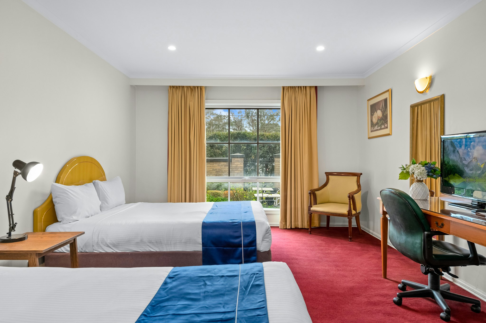 ROWVILLE INTERNATIONAL HOTEL 8/46