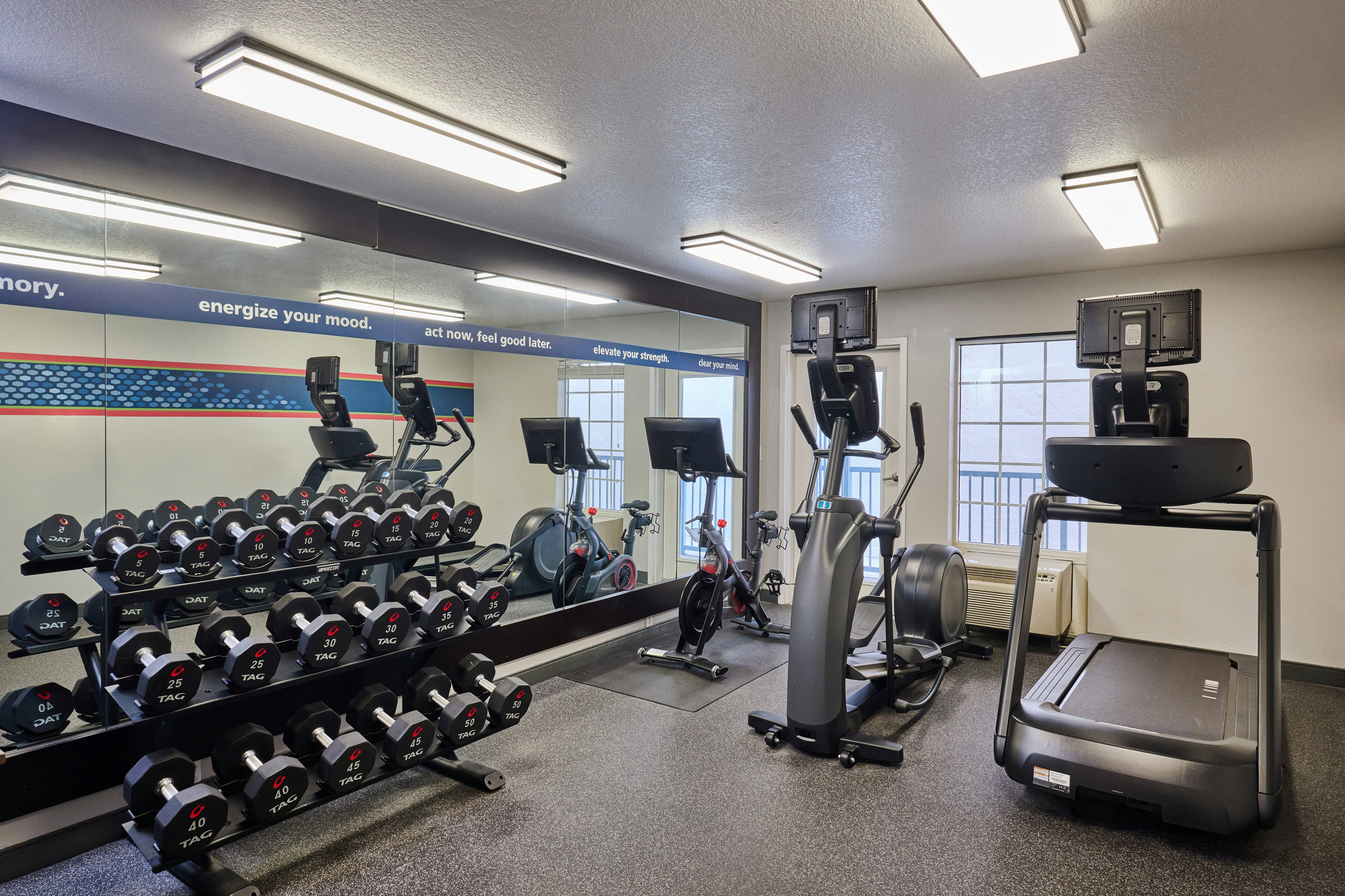 Hampton Inn and Suites Hermosa Beach 25/43