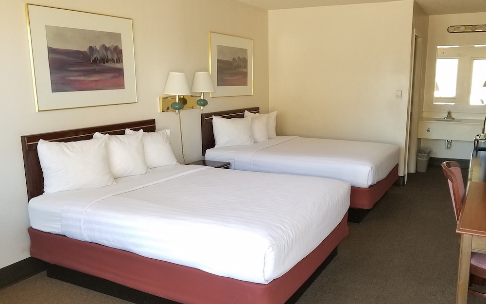 Motel 8 Laramie 11/27