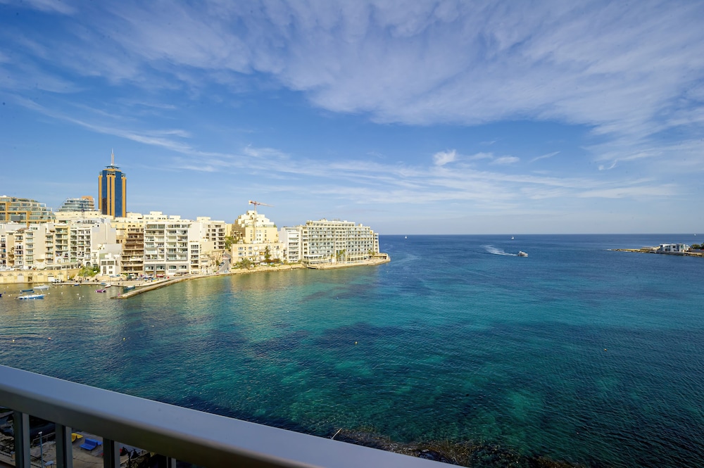 Spinola Bay Apartment 27/40