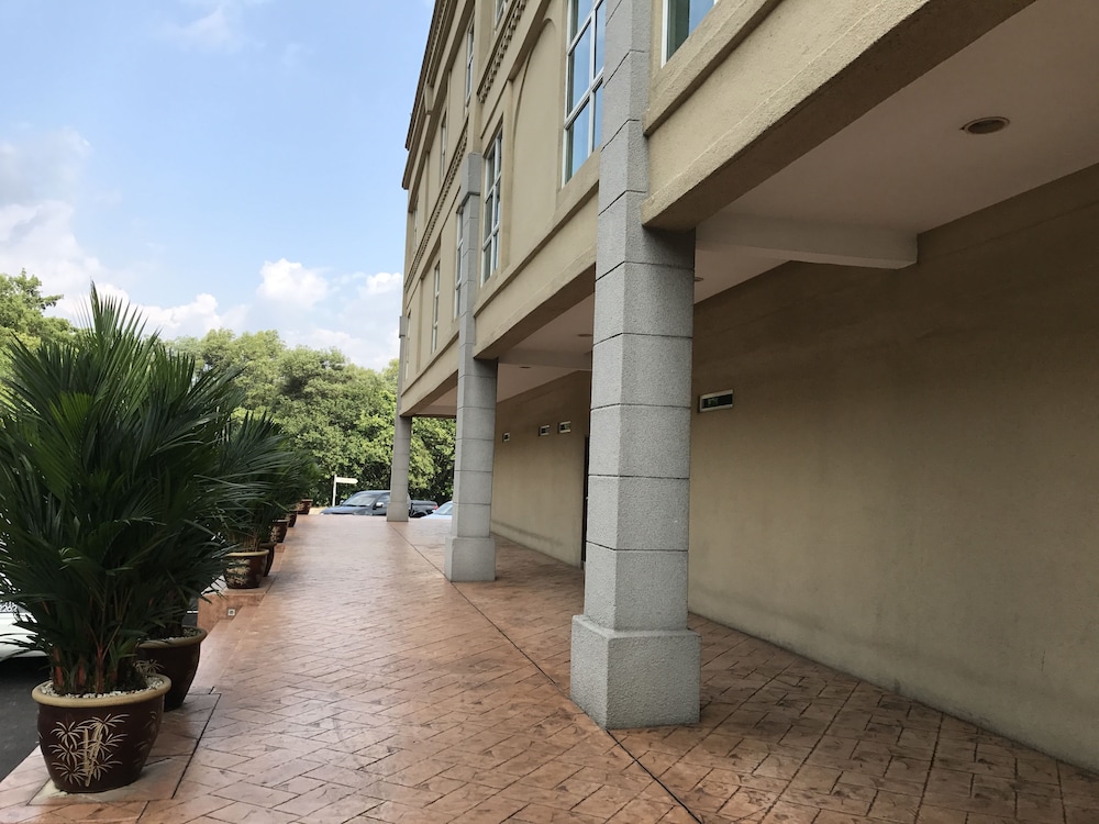 Aeton Hotel 54/61