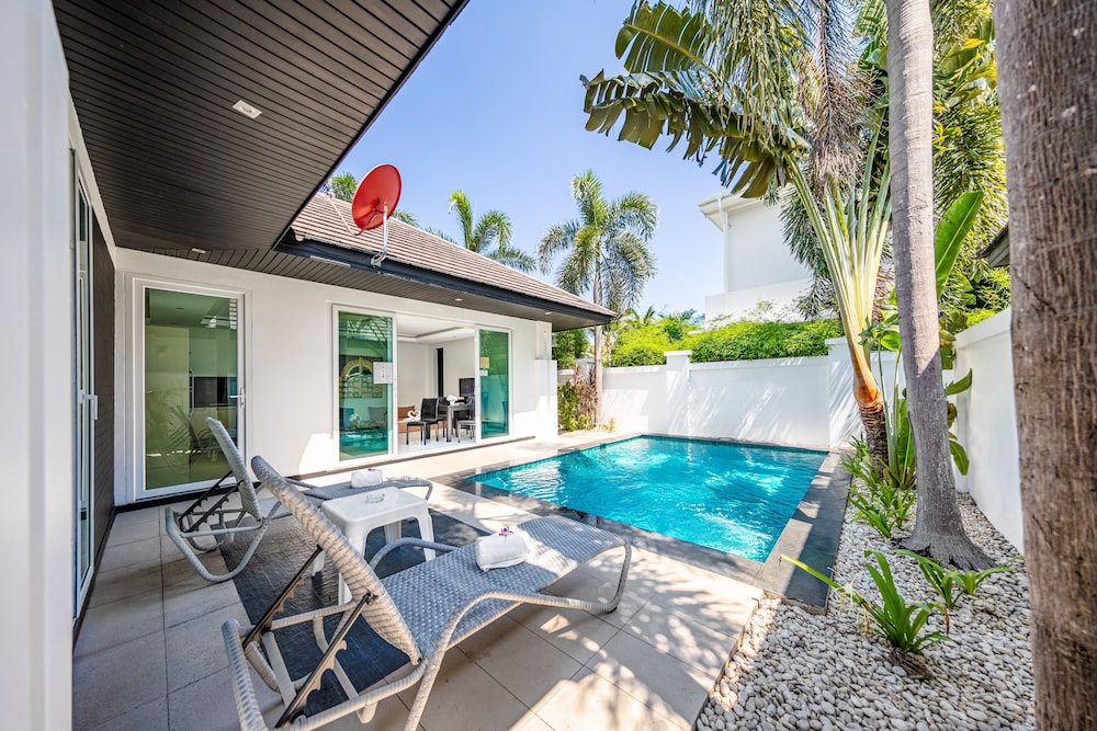Colibri Pool Villa 24/50
